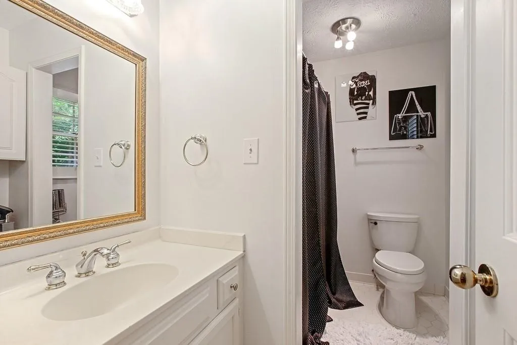 7904 Briar Villa Place, Atlanta, Georgia 30350, 3 Bedrooms Bedrooms, ,2 BathroomsBathrooms,Residential,Sold,7904 Briar Villa Place,6566464