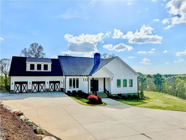 738 Overlook Trail, Acworth, Georgia 30101