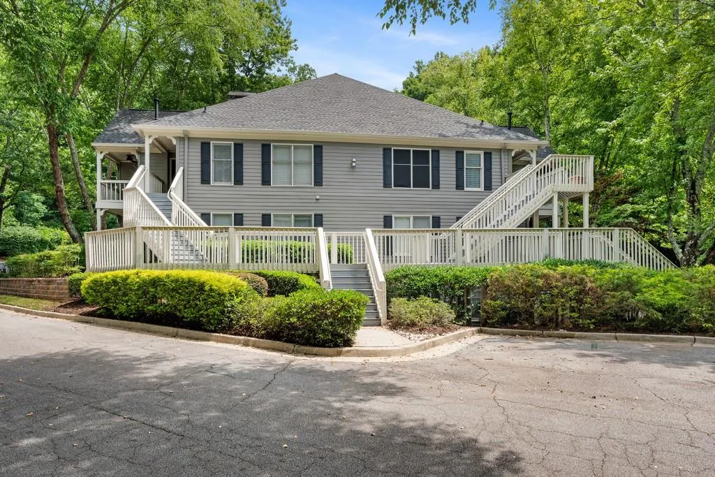 404 Bainbridge Drive, Sandy Springs, Georgia 30327, 2 Bedrooms Bedrooms, ,2 BathroomsBathrooms,Residential,Sold,404 Bainbridge Drive,7403504