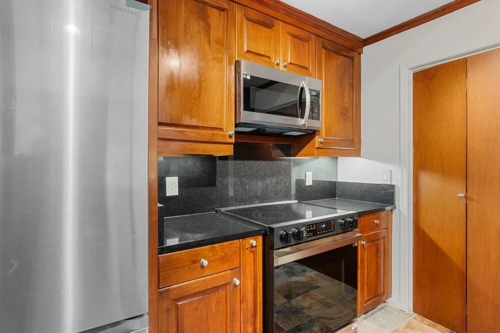 404 Bainbridge Drive, Sandy Springs, Georgia 30327, 2 Bedrooms Bedrooms, ,2 BathroomsBathrooms,Residential,Sold,404 Bainbridge Drive,7403504