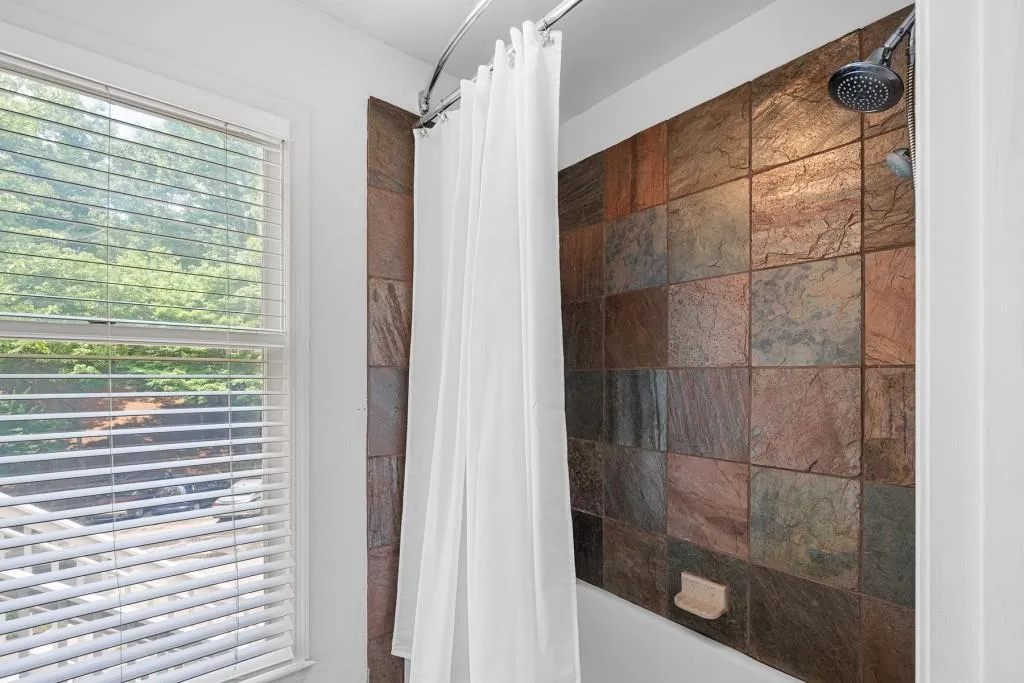 404 Bainbridge Drive, Sandy Springs, Georgia 30327, 2 Bedrooms Bedrooms, ,2 BathroomsBathrooms,Residential,Sold,404 Bainbridge Drive,7403504