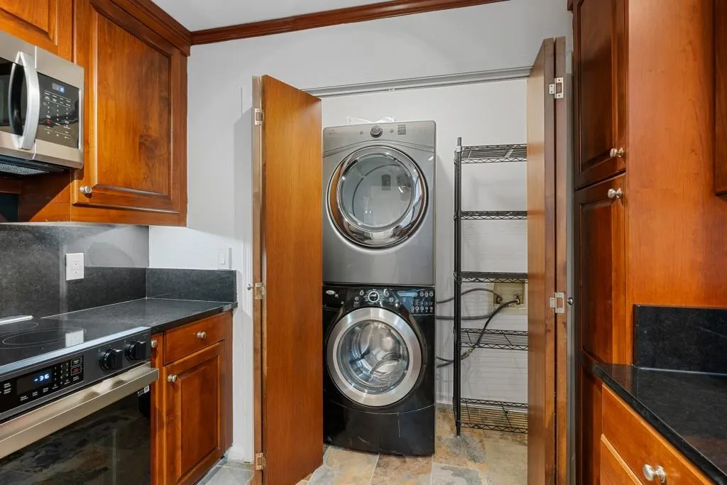 404 Bainbridge Drive, Sandy Springs, Georgia 30327, 2 Bedrooms Bedrooms, ,2 BathroomsBathrooms,Residential,Sold,404 Bainbridge Drive,7403504
