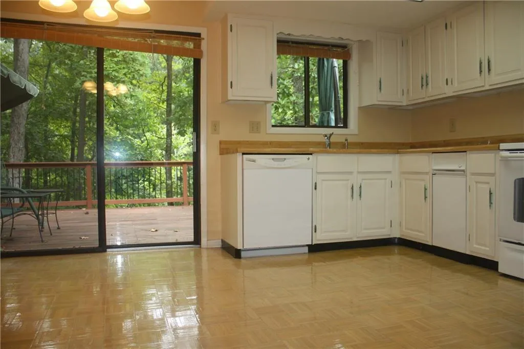 37 Basswood Circle, Atlanta, Georgia 30328, 4 Bedrooms Bedrooms, ,3 BathroomsBathrooms,Residential,Sold,37 Basswood Circle,6067407