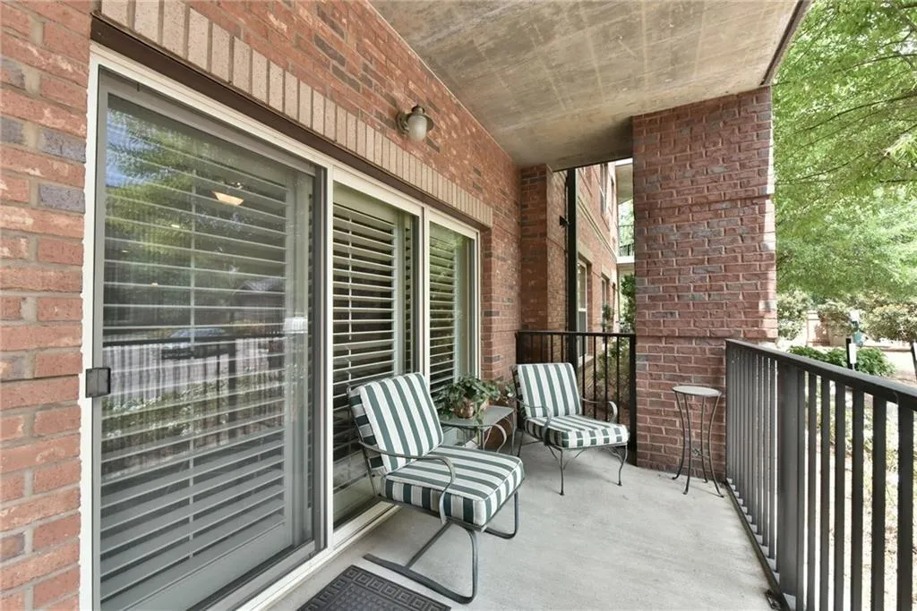 200 River Vista Drive Unit 204, Atlanta, Georgia 30339, ,Residential,Sold,200 River Vista Drive Unit 204,5888204