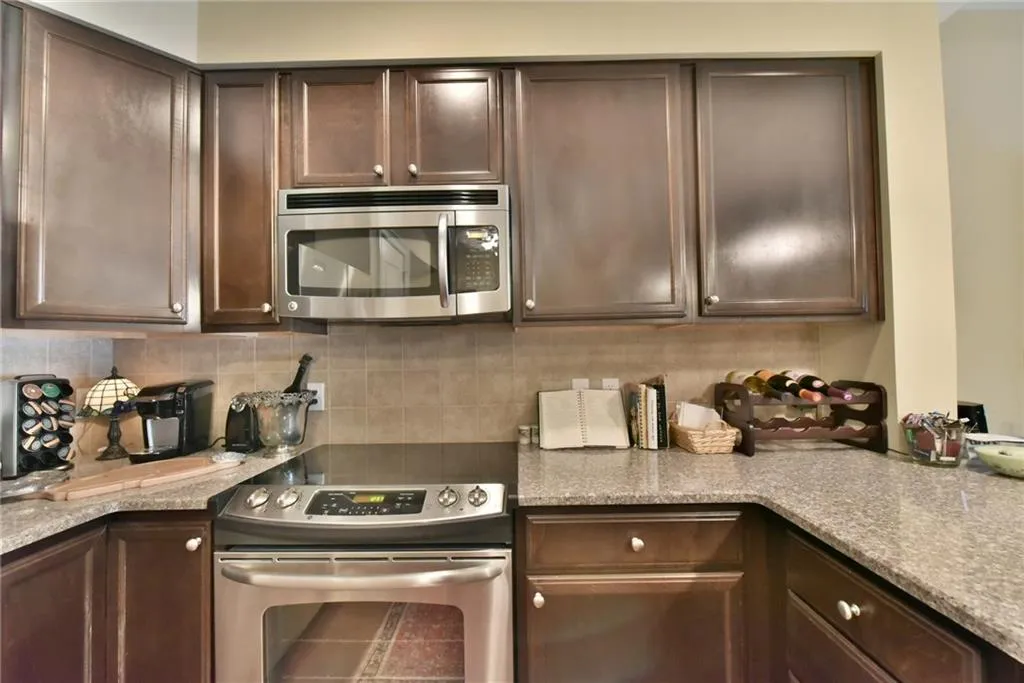 200 River Vista Drive Unit 204, Atlanta, Georgia 30339, ,Residential,Sold,200 River Vista Drive Unit 204,5888204