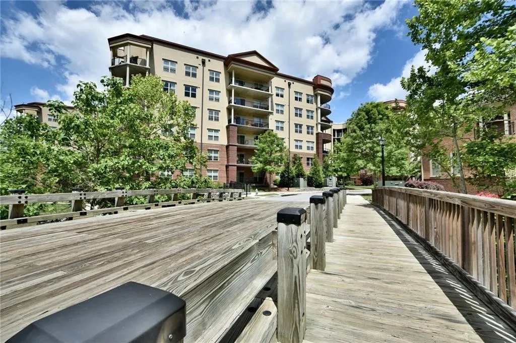 200 River Vista Drive Unit 204, Atlanta, Georgia 30339, ,Residential,Sold,200 River Vista Drive Unit 204,5888204