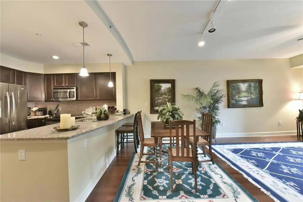 200 River Vista Drive Unit 204, Atlanta, Georgia 30339, ,Residential,Sold,200 River Vista Drive Unit 204,5888204