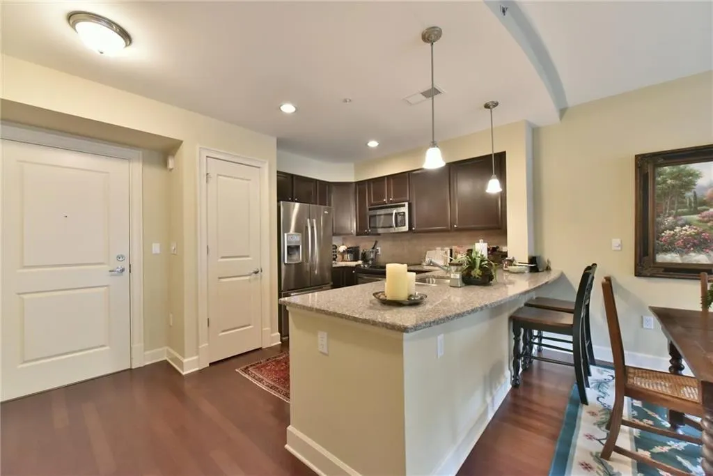 200 River Vista Drive Unit 204, Atlanta, Georgia 30339, ,Residential,Sold,200 River Vista Drive Unit 204,5888204