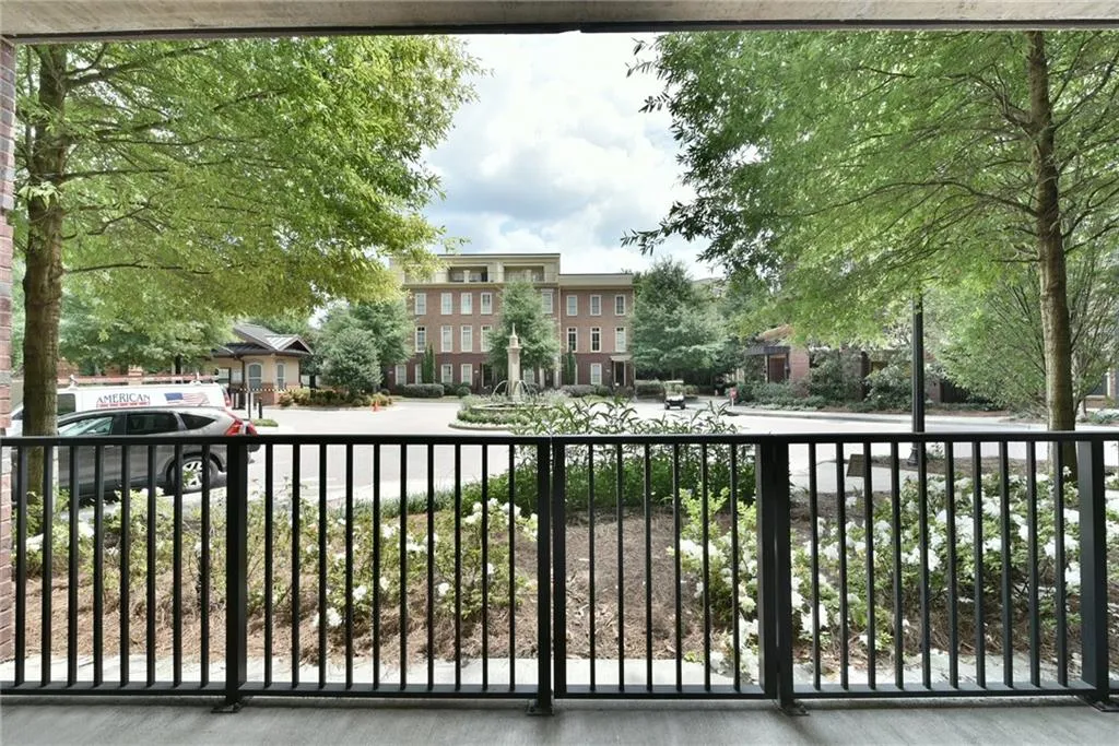 200 River Vista Drive Unit 204, Atlanta, Georgia 30339, ,Residential,Sold,200 River Vista Drive Unit 204,5888204