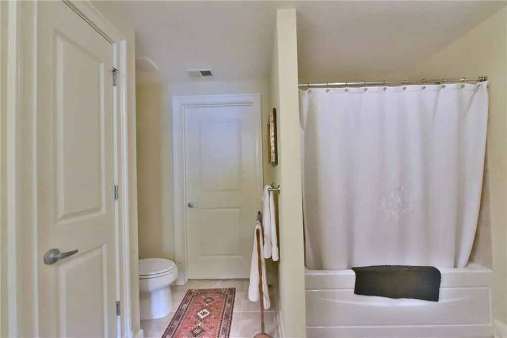 200 River Vista Drive Unit 204, Atlanta, Georgia 30339, ,Residential,Sold,200 River Vista Drive Unit 204,5888204