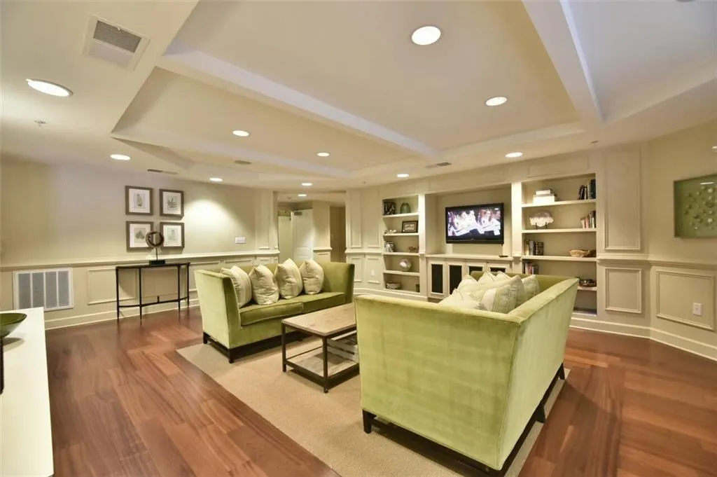 200 River Vista Drive Unit 204, Atlanta, Georgia 30339, ,Residential,Sold,200 River Vista Drive Unit 204,5888204