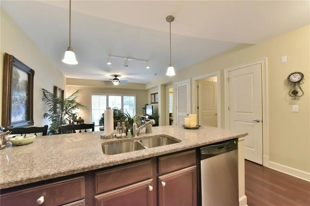 200 River Vista Drive Unit 204, Atlanta, Georgia 30339, ,Residential,Sold,200 River Vista Drive Unit 204,5888204