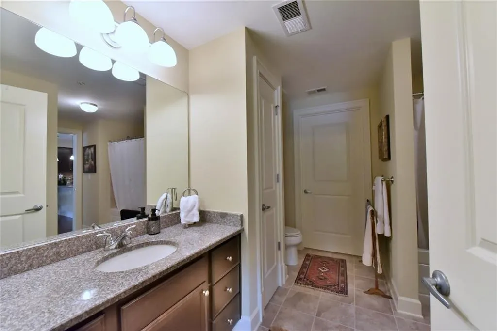 200 River Vista Drive Unit 204, Atlanta, Georgia 30339, ,Residential,Sold,200 River Vista Drive Unit 204,5888204
