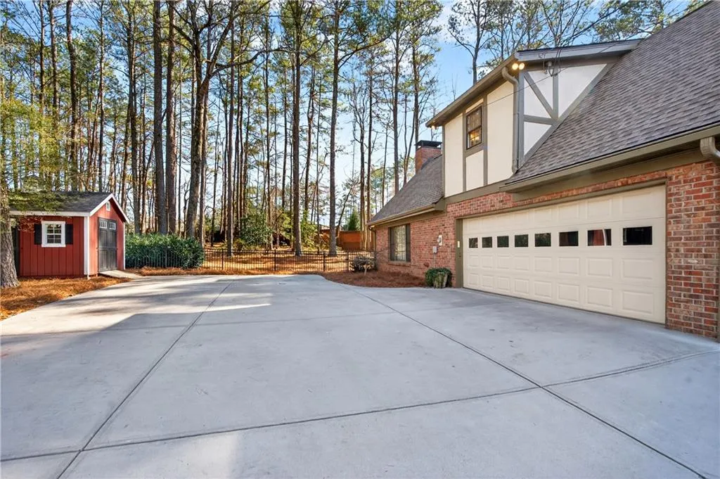 720 Amster Green Drive, Atlanta, Georgia 30350, 6 Bedrooms Bedrooms, ,5 BathroomsBathrooms,Residential,For Sale,720 Amster Green Drive,7709702