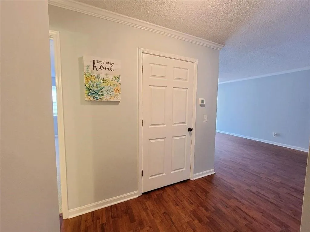 407 Barrington Hills Drive, Sandy Springs, Georgia 30350, 2 Bedrooms Bedrooms, ,2 BathroomsBathrooms,Residential,Sold,407 Barrington Hills Drive,6848377