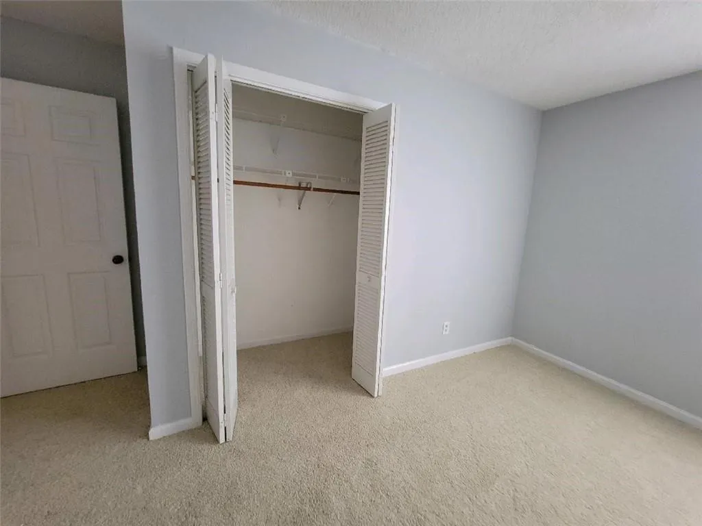407 Barrington Hills Drive, Sandy Springs, Georgia 30350, 2 Bedrooms Bedrooms, ,2 BathroomsBathrooms,Residential,Sold,407 Barrington Hills Drive,6848377