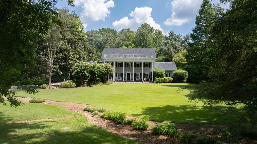 3955 Northside Drive Nw, Atlanta, Georgia 30342, 5 Bedrooms Bedrooms, ,4 BathroomsBathrooms,Residential,For Sale,3955 Northside Drive Nw,7656987