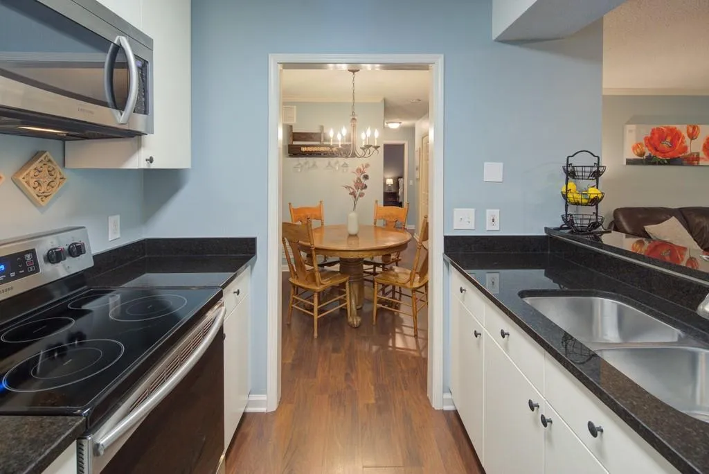 106 Barrington Hills Drive, Sandy Springs, Georgia 30350, 2 Bedrooms Bedrooms, ,2 BathroomsBathrooms,Residential,Sold,106 Barrington Hills Drive,6762061