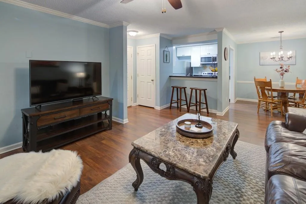 106 Barrington Hills Drive, Sandy Springs, Georgia 30350, 2 Bedrooms Bedrooms, ,2 BathroomsBathrooms,Residential,Sold,106 Barrington Hills Drive,6762061