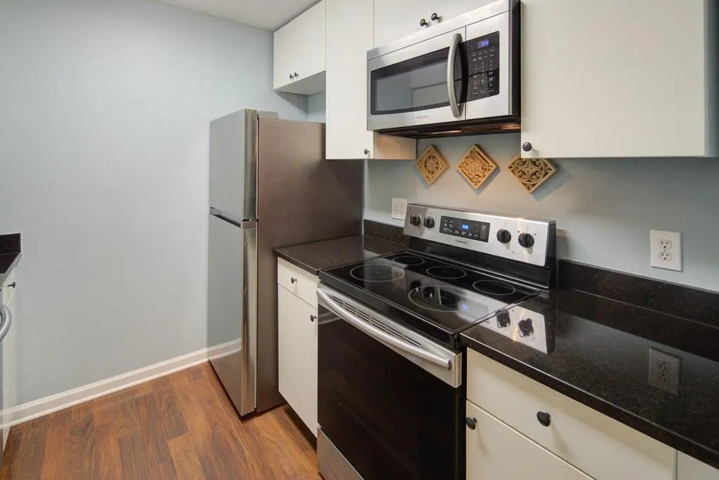 106 Barrington Hills Drive, Sandy Springs, Georgia 30350, 2 Bedrooms Bedrooms, ,2 BathroomsBathrooms,Residential,Sold,106 Barrington Hills Drive,6762061