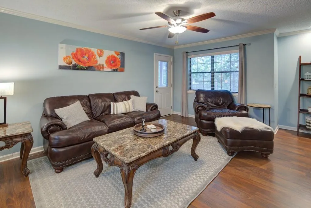 106 Barrington Hills Drive, Sandy Springs, Georgia 30350, 2 Bedrooms Bedrooms, ,2 BathroomsBathrooms,Residential,Sold,106 Barrington Hills Drive,6762061