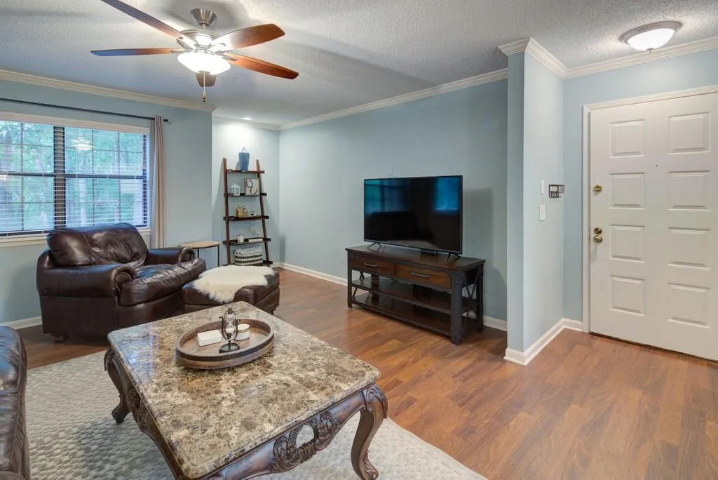 106 Barrington Hills Drive, Sandy Springs, Georgia 30350, 2 Bedrooms Bedrooms, ,2 BathroomsBathrooms,Residential,Sold,106 Barrington Hills Drive,6762061