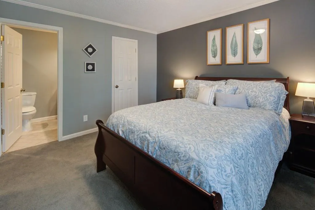 106 Barrington Hills Drive, Sandy Springs, Georgia 30350, 2 Bedrooms Bedrooms, ,2 BathroomsBathrooms,Residential,Sold,106 Barrington Hills Drive,6762061