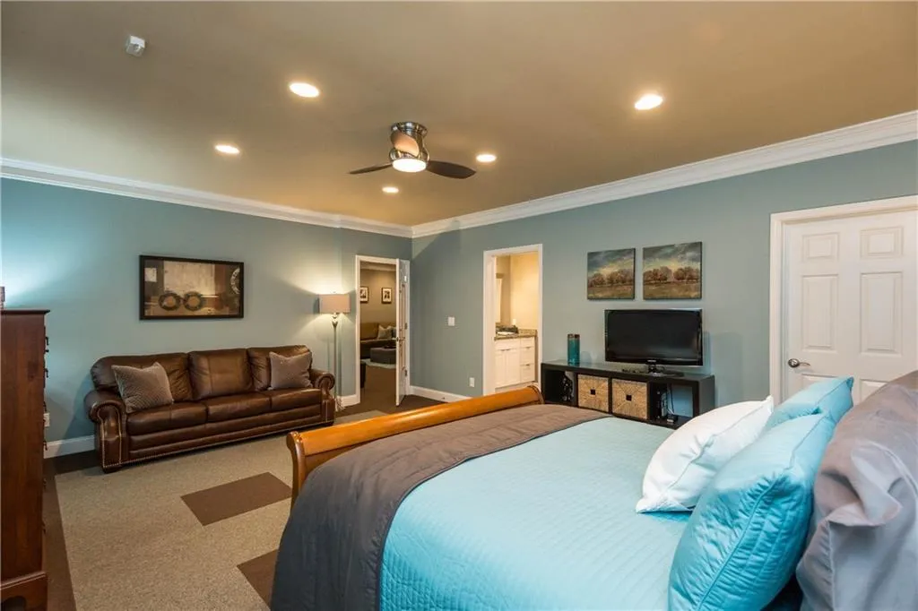 820 Wesley Oak Road, Sandy Springs, Georgia 30328, 5 Bedrooms Bedrooms, ,4 BathroomsBathrooms,Residential,Sold,820 Wesley Oak Road,5849193