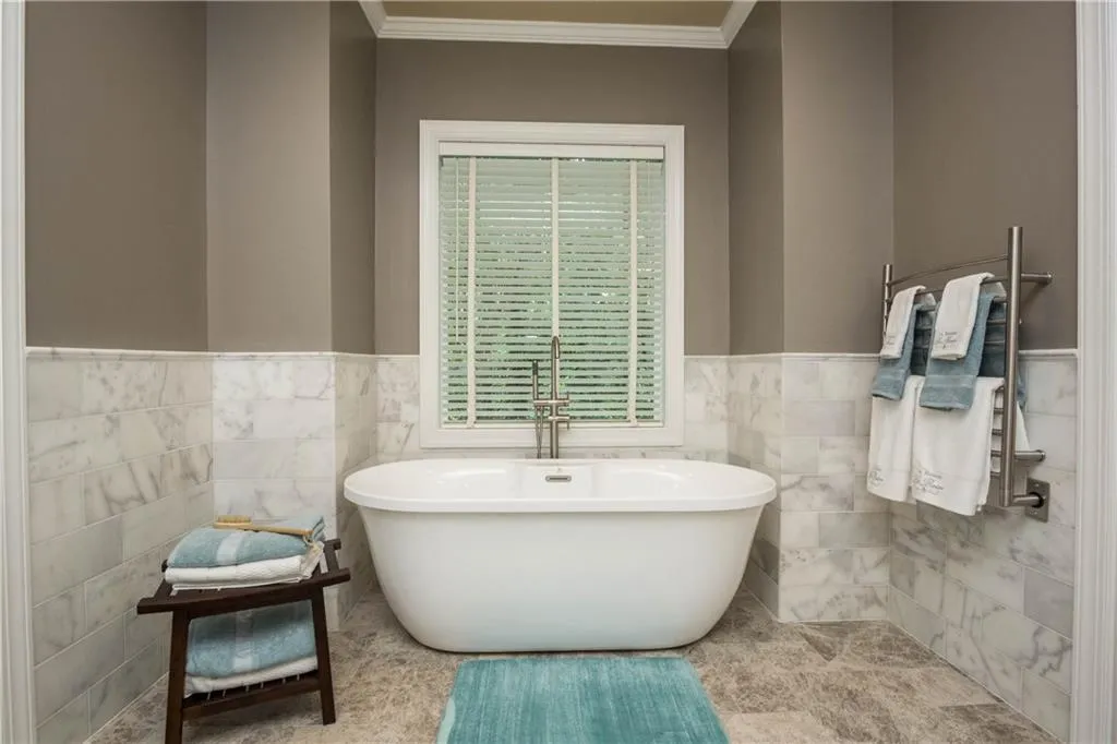 820 Wesley Oak Road, Sandy Springs, Georgia 30328, 5 Bedrooms Bedrooms, ,4 BathroomsBathrooms,Residential,Sold,820 Wesley Oak Road,5849193