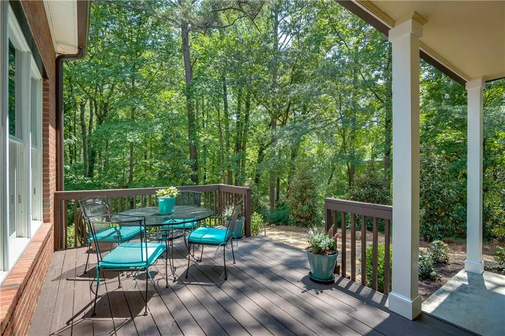 820 Wesley Oak Road, Sandy Springs, Georgia 30328, 5 Bedrooms Bedrooms, ,4 BathroomsBathrooms,Residential,Sold,820 Wesley Oak Road,5849193