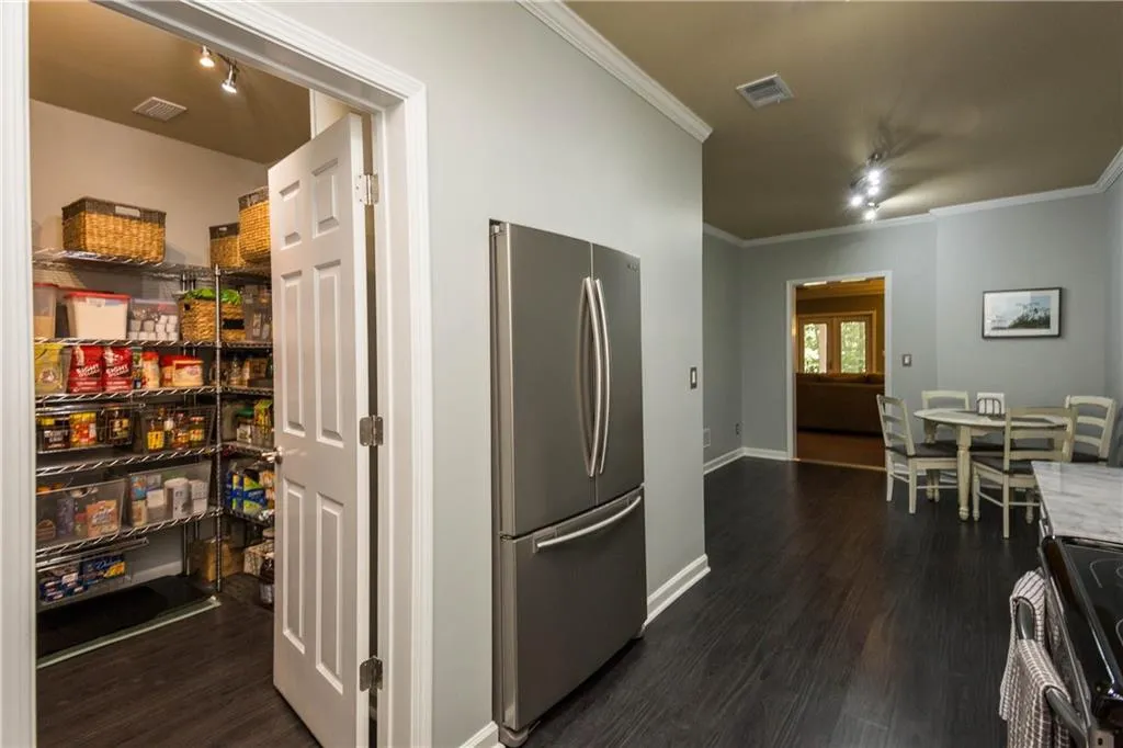 820 Wesley Oak Road, Sandy Springs, Georgia 30328, 5 Bedrooms Bedrooms, ,4 BathroomsBathrooms,Residential,Sold,820 Wesley Oak Road,5849193
