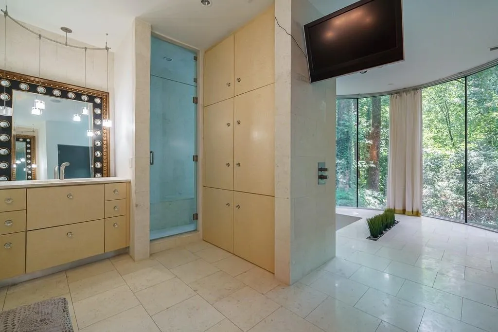 4625 Lake Forrest Drive, Atlanta, Georgia 30342, 4 Bedrooms Bedrooms, ,3 BathroomsBathrooms,Residential,Sold,4625 Lake Forrest Drive,6930971