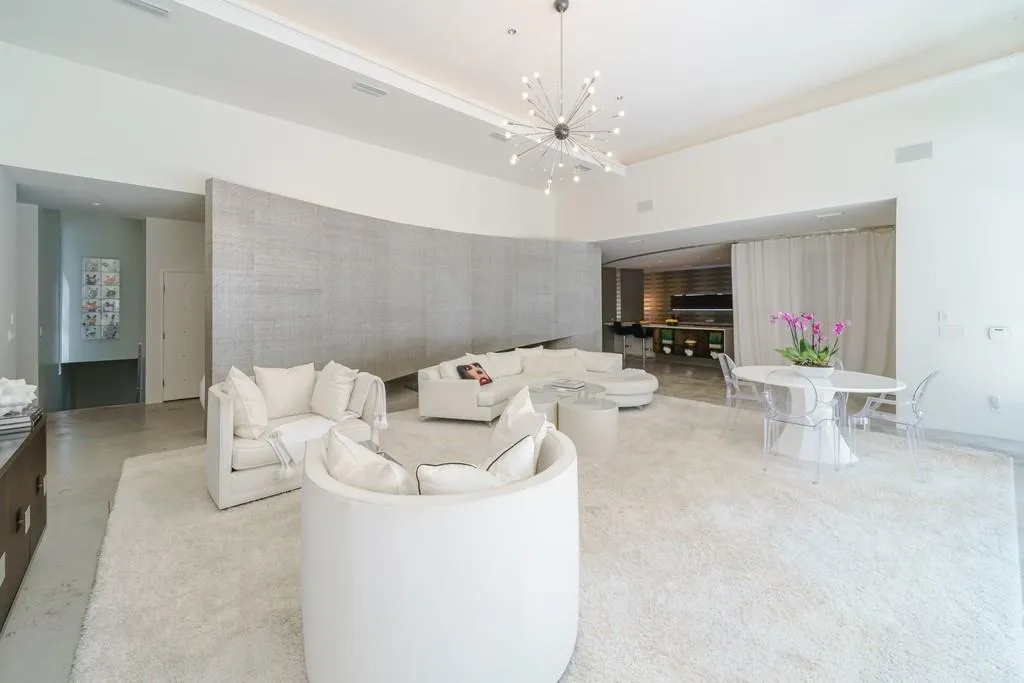 4625 Lake Forrest Drive, Atlanta, Georgia 30342, 4 Bedrooms Bedrooms, ,3 BathroomsBathrooms,Residential,Sold,4625 Lake Forrest Drive,6930971