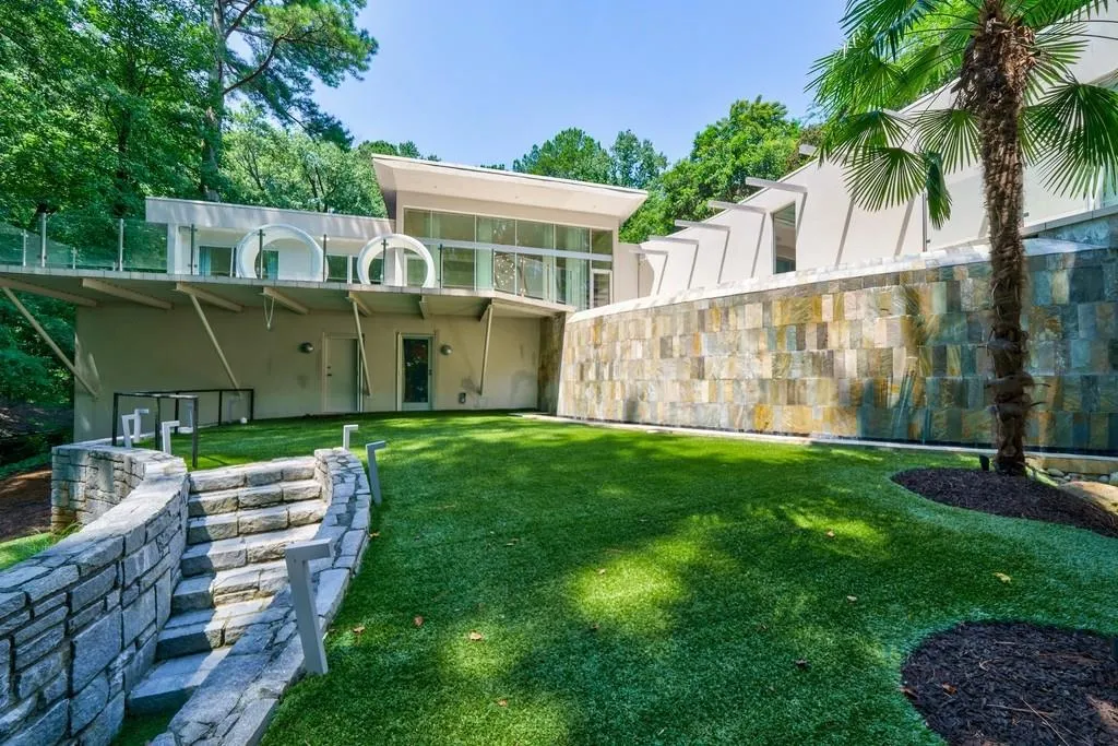 4625 Lake Forrest Drive, Atlanta, Georgia 30342, 4 Bedrooms Bedrooms, ,3 BathroomsBathrooms,Residential,Sold,4625 Lake Forrest Drive,6930971