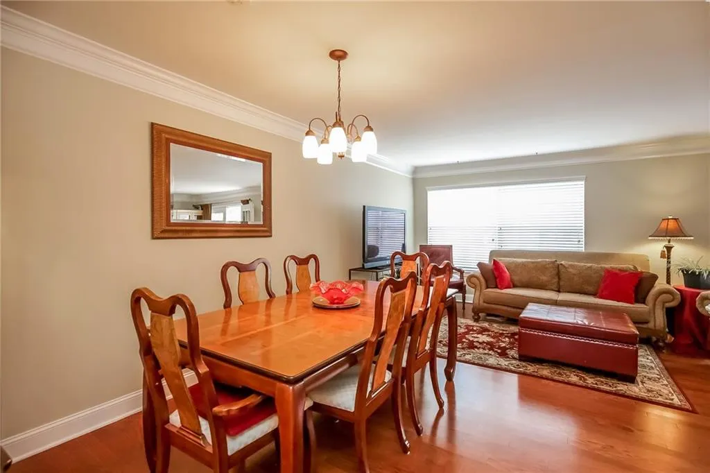 6980 Roswell Road Ne Unit A1, Atlanta, Georgia 30328, 3 Bedrooms Bedrooms, ,2 BathroomsBathrooms,Residential,Sold,6980 Roswell Road Ne Unit A1,5728471
