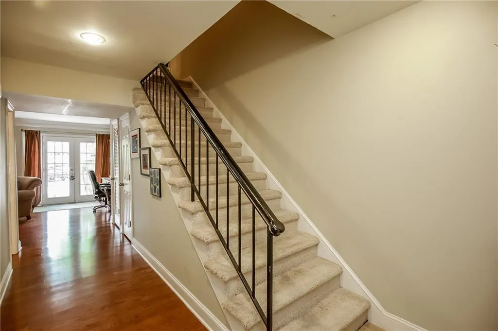 6980 Roswell Road Ne Unit A1, Atlanta, Georgia 30328, 3 Bedrooms Bedrooms, ,2 BathroomsBathrooms,Residential,Sold,6980 Roswell Road Ne Unit A1,5728471