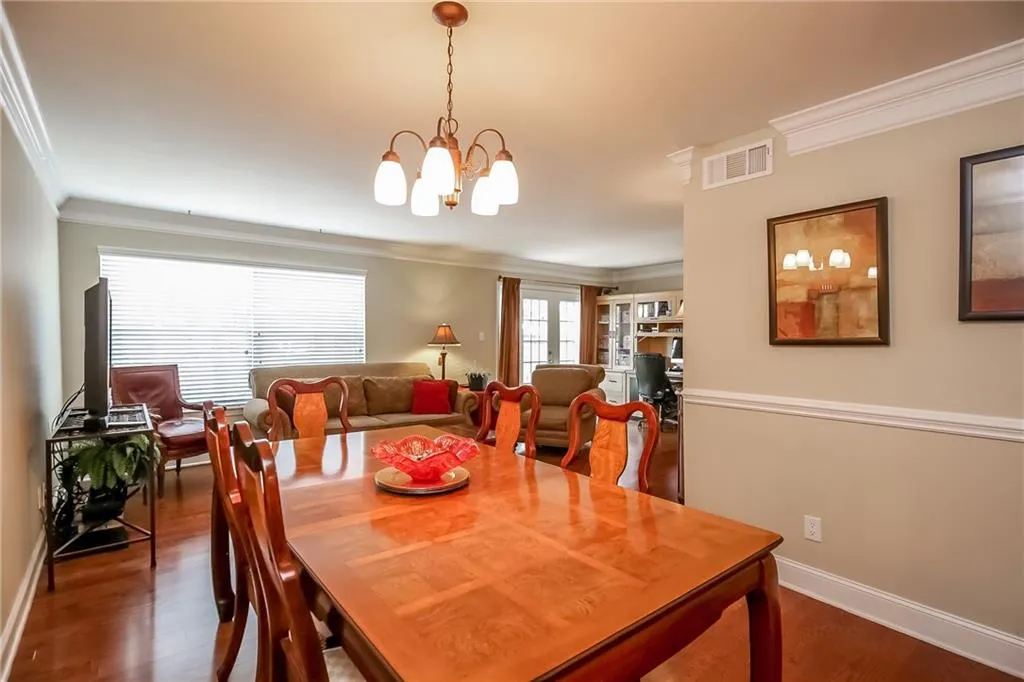 6980 Roswell Road Ne Unit A1, Atlanta, Georgia 30328, 3 Bedrooms Bedrooms, ,2 BathroomsBathrooms,Residential,Sold,6980 Roswell Road Ne Unit A1,5728471