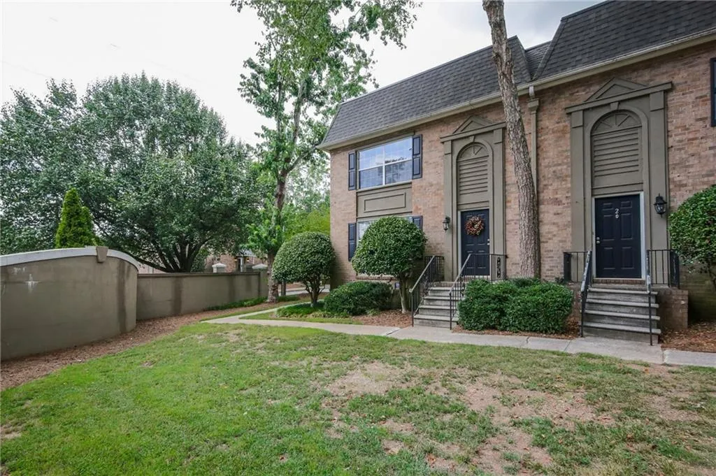6980 Roswell Road Ne Unit A1, Atlanta, Georgia 30328, 3 Bedrooms Bedrooms, ,2 BathroomsBathrooms,Residential,Sold,6980 Roswell Road Ne Unit A1,5728471