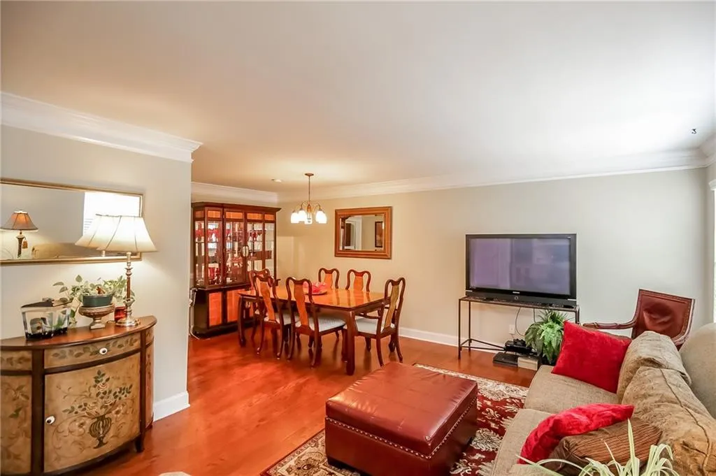 6980 Roswell Road Ne Unit A1, Atlanta, Georgia 30328, 3 Bedrooms Bedrooms, ,2 BathroomsBathrooms,Residential,Sold,6980 Roswell Road Ne Unit A1,5728471