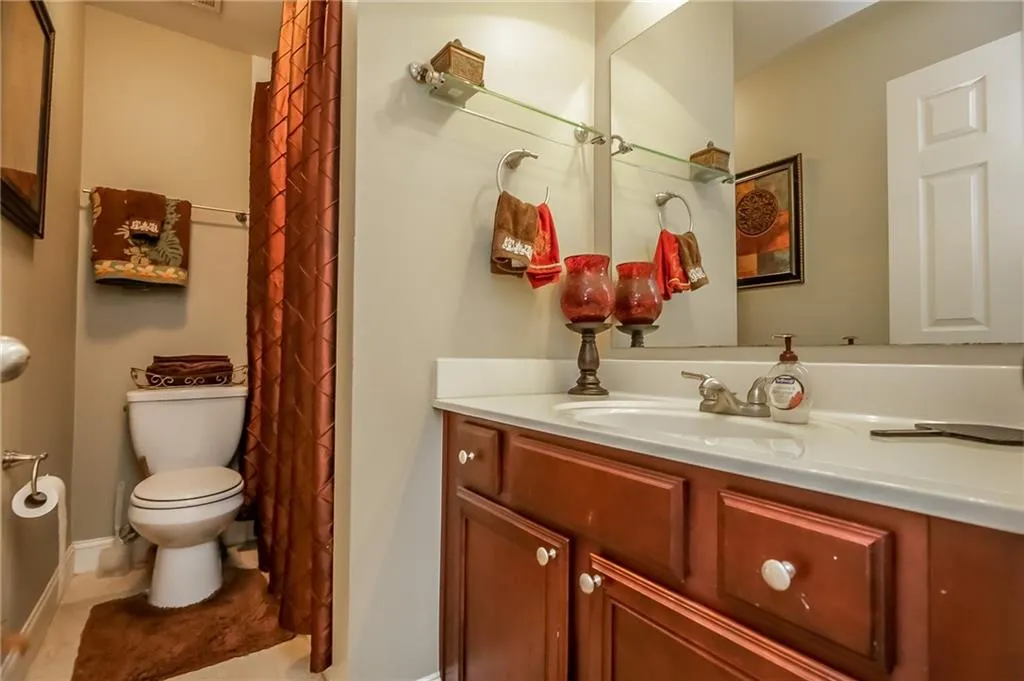 6980 Roswell Road Ne Unit A1, Atlanta, Georgia 30328, 3 Bedrooms Bedrooms, ,2 BathroomsBathrooms,Residential,Sold,6980 Roswell Road Ne Unit A1,5728471