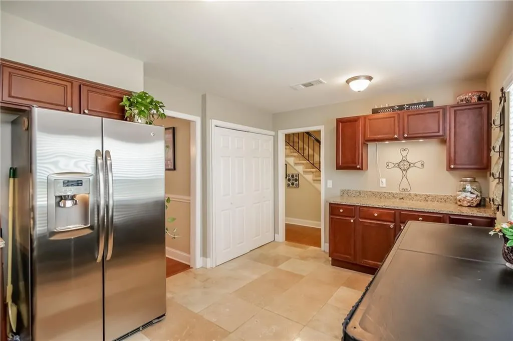 6980 Roswell Road Ne Unit A1, Atlanta, Georgia 30328, 3 Bedrooms Bedrooms, ,2 BathroomsBathrooms,Residential,Sold,6980 Roswell Road Ne Unit A1,5728471