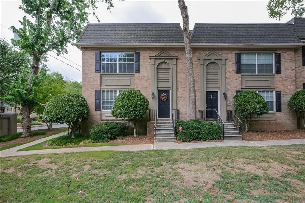 6980 Roswell Road Ne Unit A1, Atlanta, Georgia 30328, 3 Bedrooms Bedrooms, ,2 BathroomsBathrooms,Residential,Sold,6980 Roswell Road Ne Unit A1,5728471