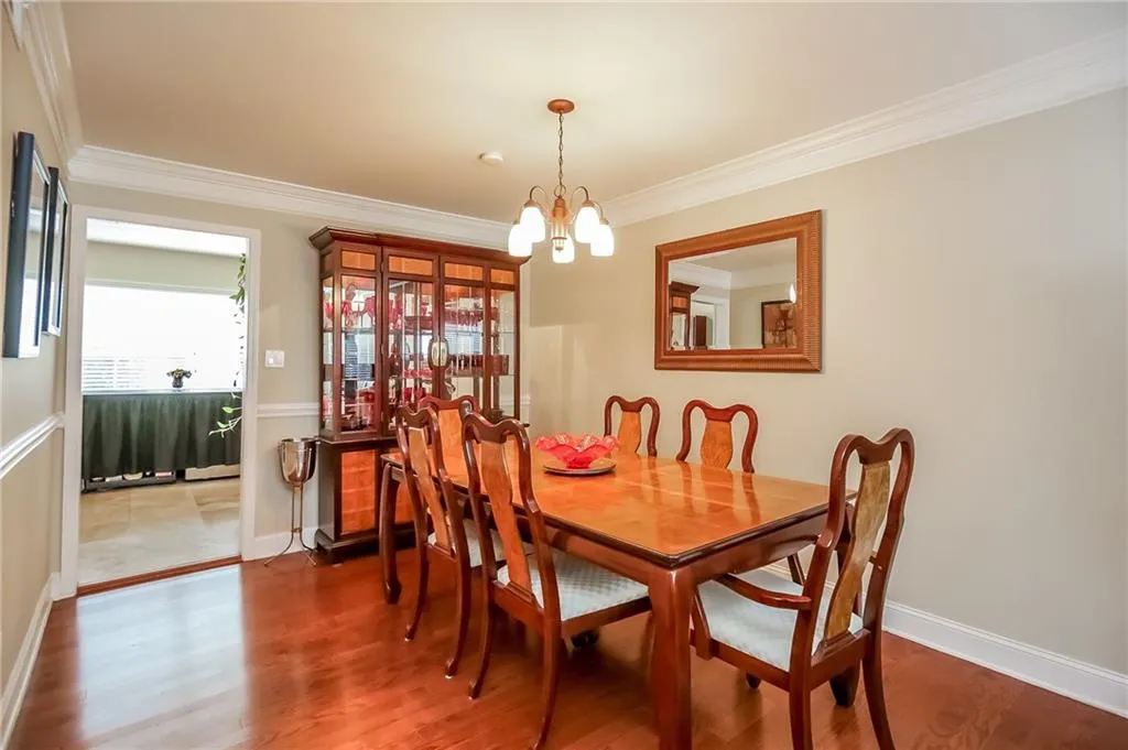 6980 Roswell Road Ne Unit A1, Atlanta, Georgia 30328, 3 Bedrooms Bedrooms, ,2 BathroomsBathrooms,Residential,Sold,6980 Roswell Road Ne Unit A1,5728471