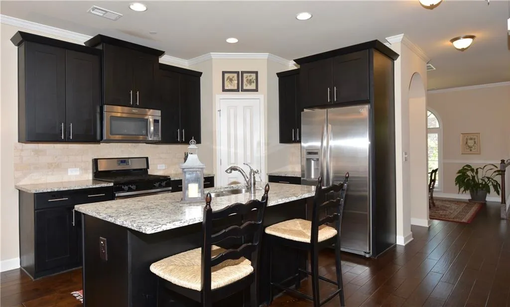 7305 Glisten Avenue, Atlanta, Georgia 30328, 3 Bedrooms Bedrooms, ,3 BathroomsBathrooms,Residential,Sold,7305 Glisten Avenue,5707174
