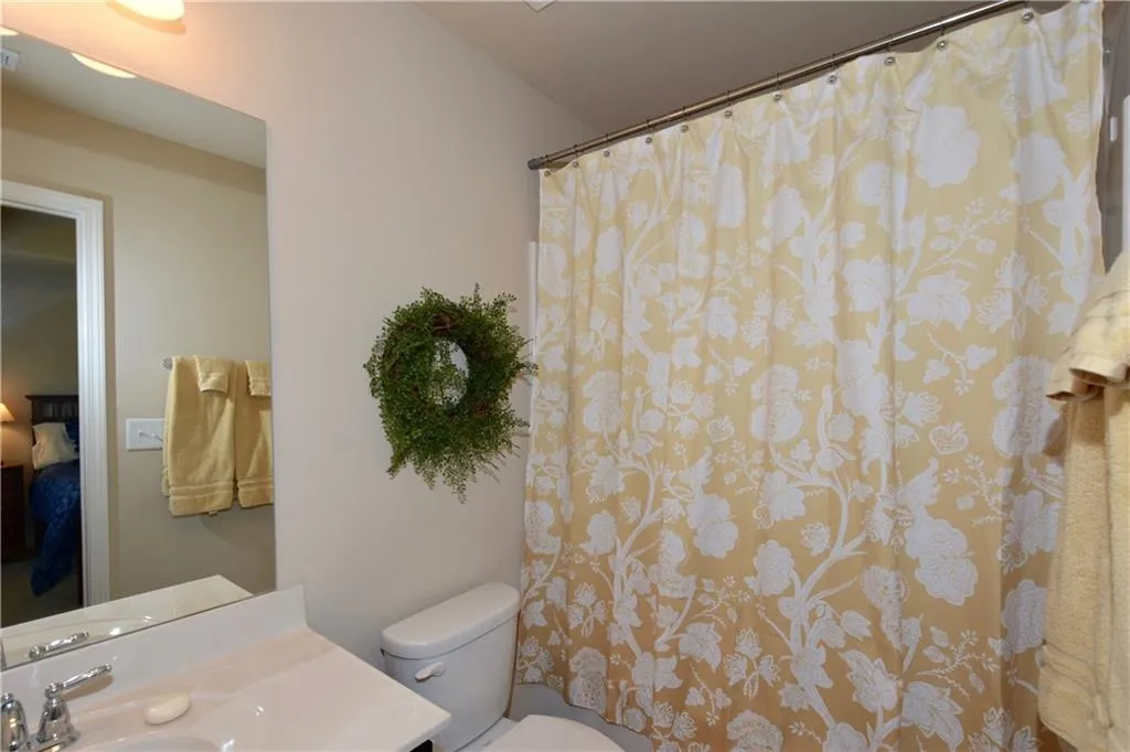 7305 Glisten Avenue, Atlanta, Georgia 30328, 3 Bedrooms Bedrooms, ,3 BathroomsBathrooms,Residential,Sold,7305 Glisten Avenue,5707174