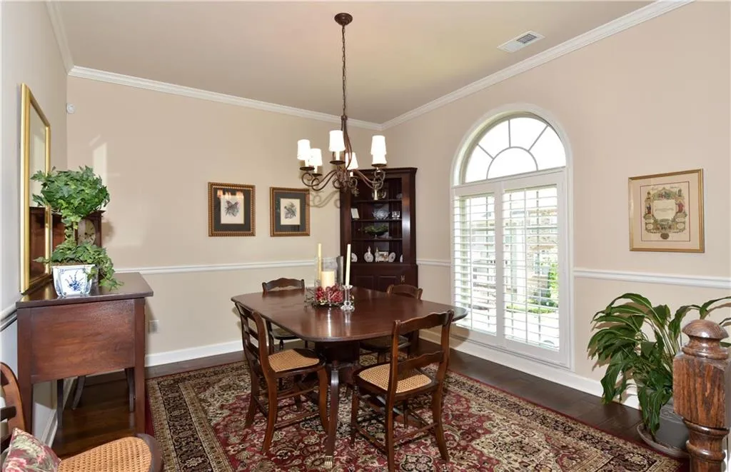 7305 Glisten Avenue, Atlanta, Georgia 30328, 3 Bedrooms Bedrooms, ,3 BathroomsBathrooms,Residential,Sold,7305 Glisten Avenue,5707174