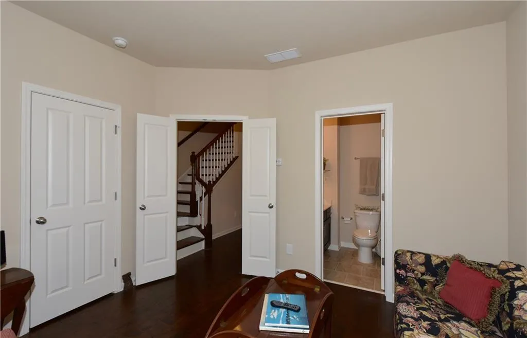 7305 Glisten Avenue, Atlanta, Georgia 30328, 3 Bedrooms Bedrooms, ,3 BathroomsBathrooms,Residential,Sold,7305 Glisten Avenue,5707174