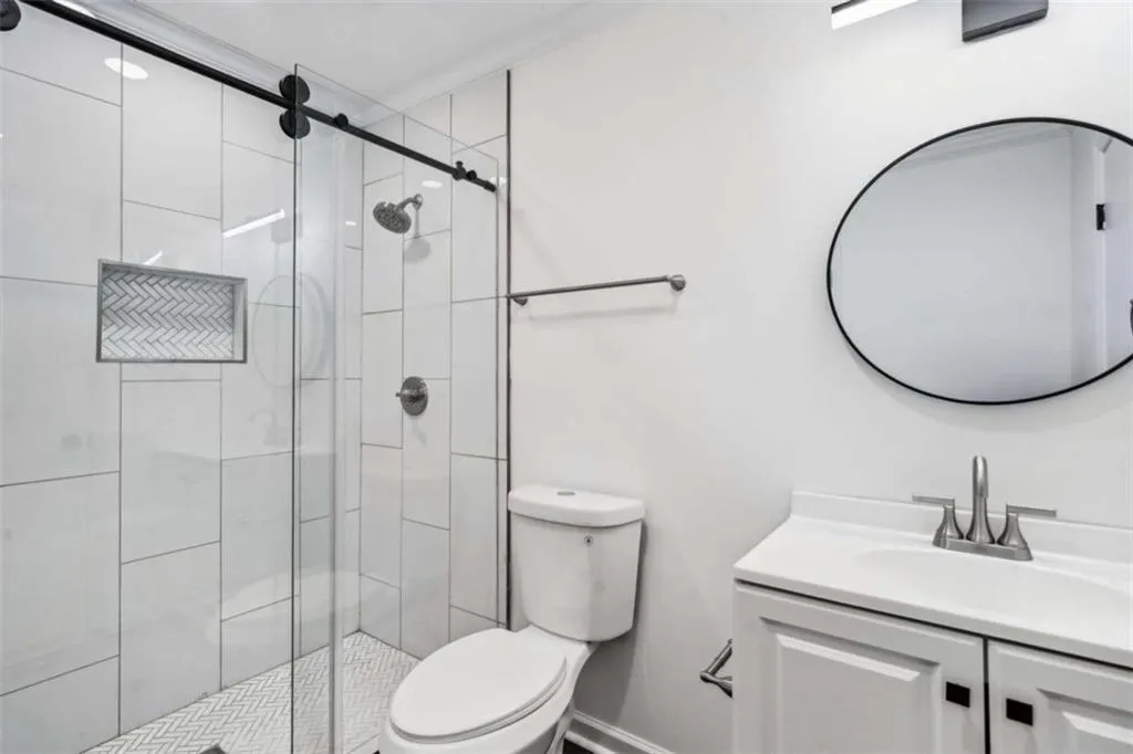 5490 Chemin De Vie, Sandy Springs, Georgia 30342, 3 Bedrooms Bedrooms, ,2 BathroomsBathrooms,Residential,For Sale,5490 Chemin De Vie,7592281
