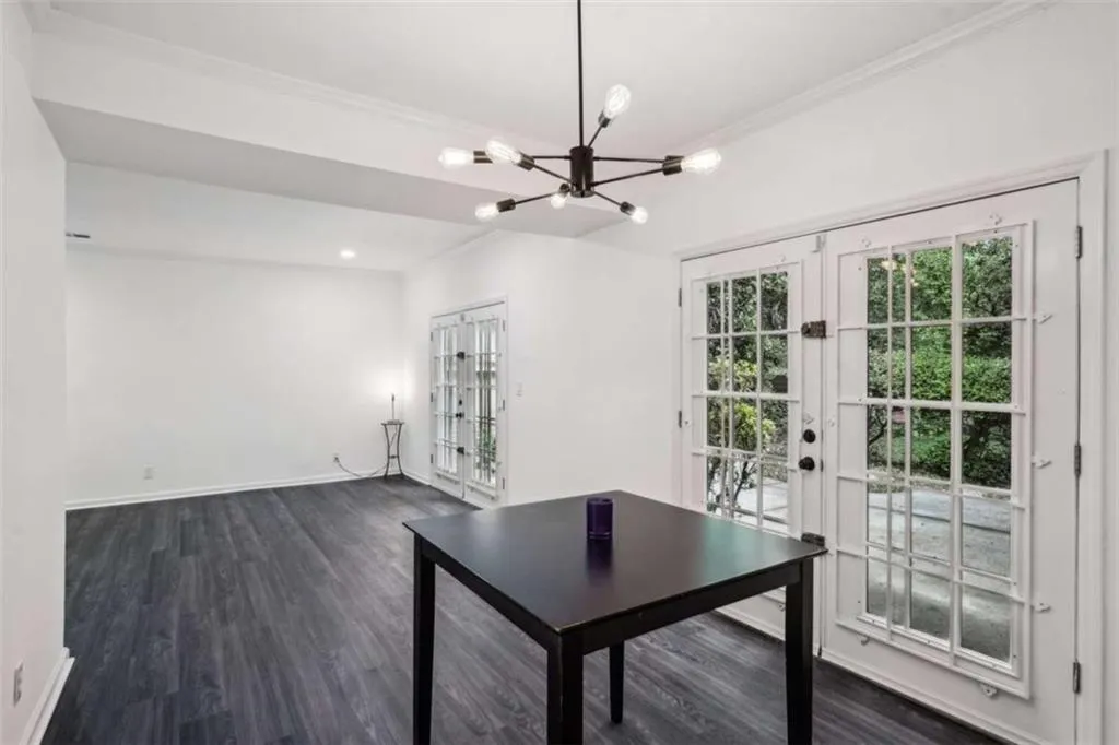 5490 Chemin De Vie, Sandy Springs, Georgia 30342, 3 Bedrooms Bedrooms, ,2 BathroomsBathrooms,Residential,For Sale,5490 Chemin De Vie,7592281