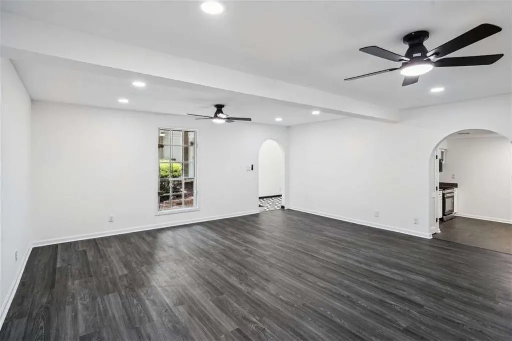 5490 Chemin De Vie, Sandy Springs, Georgia 30342, 3 Bedrooms Bedrooms, ,2 BathroomsBathrooms,Residential,For Sale,5490 Chemin De Vie,7592281
